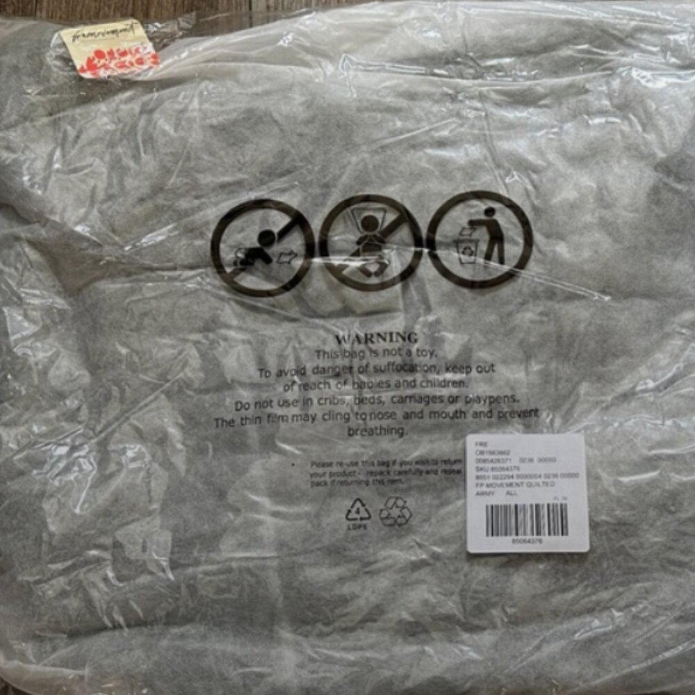 Free People FP Movement Quilted Carryall Green Army - Picture 8 of 9